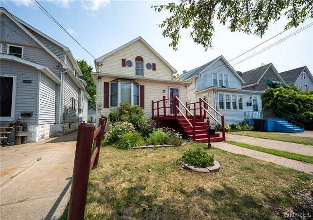 Photo 4 of Single family home for sale at 157 Riverdale Ave, Buffalo, NY 14207 | MLS# B1702370 | Listing updated on 2026-07-31
