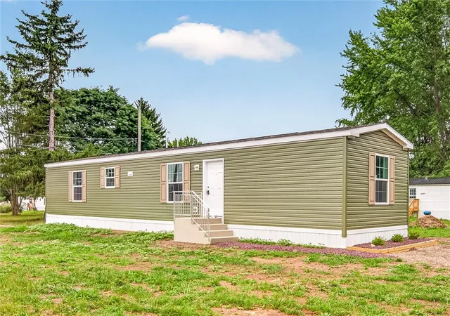2nd image of 2131 Brooks Ln, Nunda, NY 14517 | MLS# R1703165