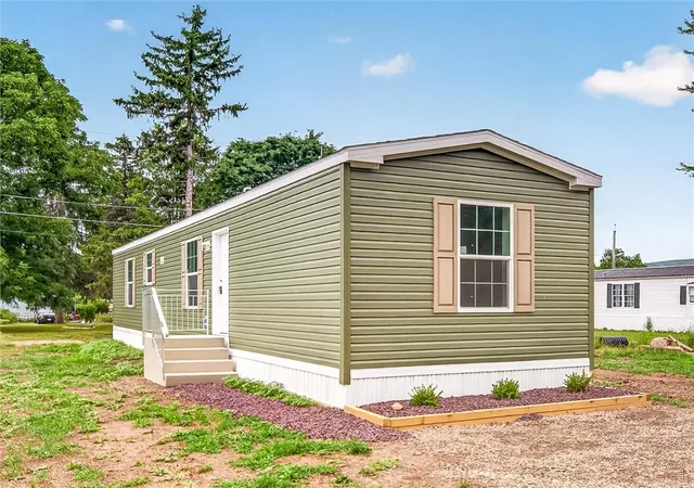 3rd image of 2131 Brooks Ln, Nunda, NY 14517 | MLS# R1703165
