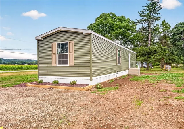 4th image of 2131 Brooks Ln, Nunda, NY 14517 | MLS# R1703165