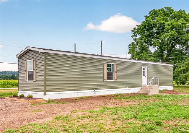 5th image of 2131 Brooks Ln, Nunda, NY 14517 | MLS# R1703165