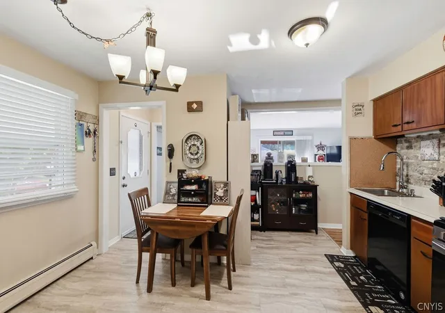 Listing Photo 5 - Condo for sale in building located at 4313 Belmont Dr, Liverpool, NY 13090