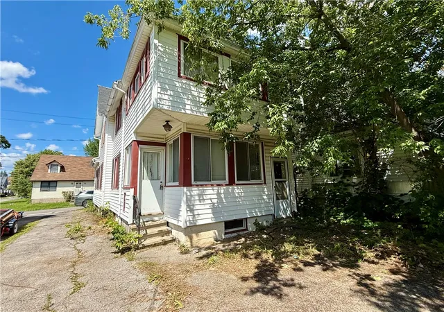 3rd image of 25 John St, Geneva, NY 14456 | MLS# R1703467
