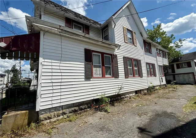 4th image of 25 John St, Geneva, NY 14456 | MLS# R1703467