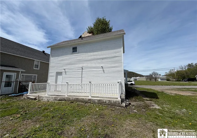 Photo 2 of Single family home for sale at 307 W Oak St, Olean, NY 14760 | MLS# R1703104 | Listing updated on 2026-08-01