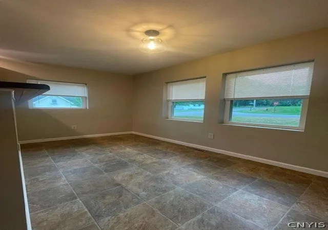 4th image of 703 Seward St, Fulton, NY 13069 | MLS# S1701676
