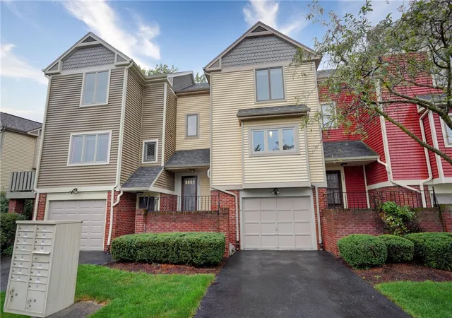 2nd image of 103 Cornhill Pl, Rochester, NY 14608 | MLS# R1702599