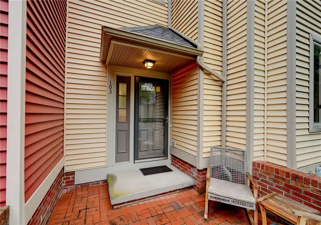 4th image of 103 Cornhill Pl, Rochester, NY 14608 | MLS# R1702599