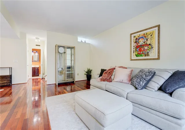 5th image of 103 Cornhill Pl, Rochester, NY 14608 | MLS# R1702599