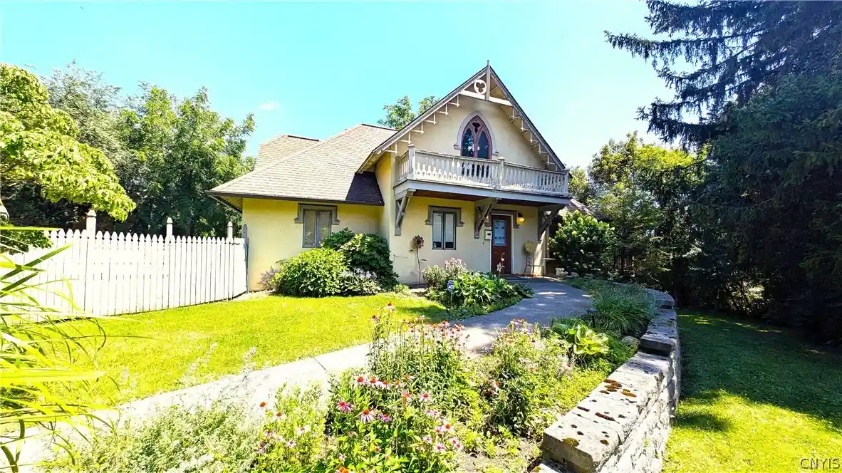 Single family home for sale at 101 Ambergate Rd, Syracuse, NY 13214 | MLS# S1702524