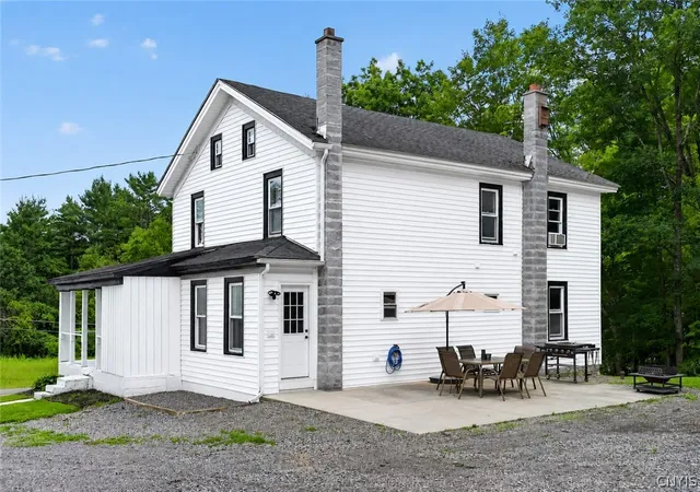 Photo 2 of Single family home for sale at 3387 Apulia Rd, Jamesville, NY 13078 | MLS# S1702627 | Listing updated on 2026-08-03