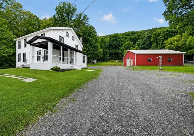 Photo 3 of Single family home for sale at 3387 Apulia Rd, Jamesville, NY 13078 | MLS# S1702627 | Listing updated on 2026-08-03