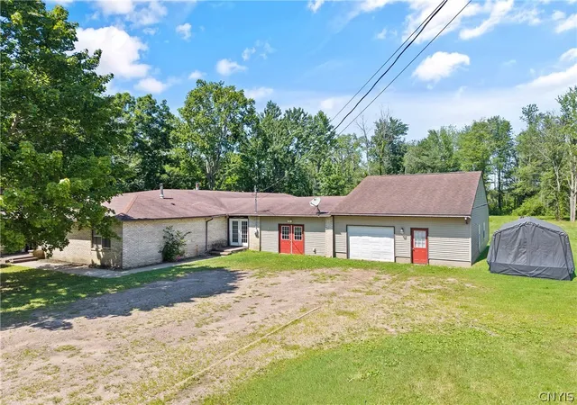 Photo 4 of Single family home for sale at 436 Rowlee Rd, Fulton, NY 13069 | MLS# S1703526 | Listing updated on 2026-08-01