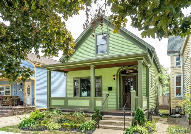 1st image of 226 14th St, Buffalo, NY 14213 | MLS# B1701037