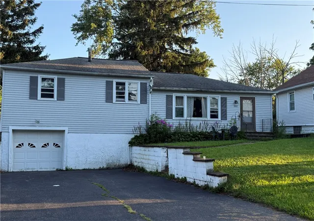 2nd image of 297 Waldorf Ave, Rochester, NY 14606 | MLS# R1701828