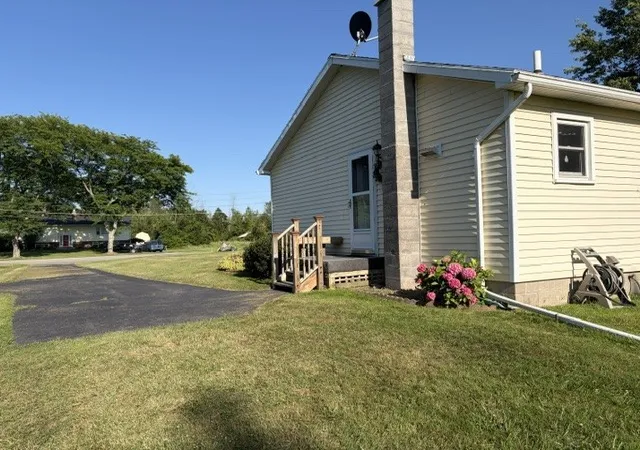 3rd image of 33 North Ave, Parma, NY 14468 | MLS# R1703261