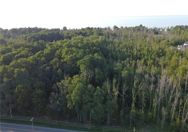 4th image of 1830 Lake Rd, Webster, NY 14580 | MLS# R1703361