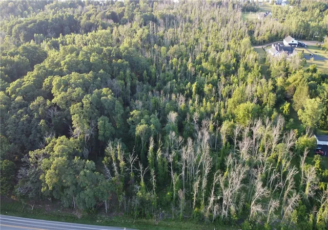 2nd image of 1840 Lake Rd, Webster, NY 14580 | MLS# R1703381