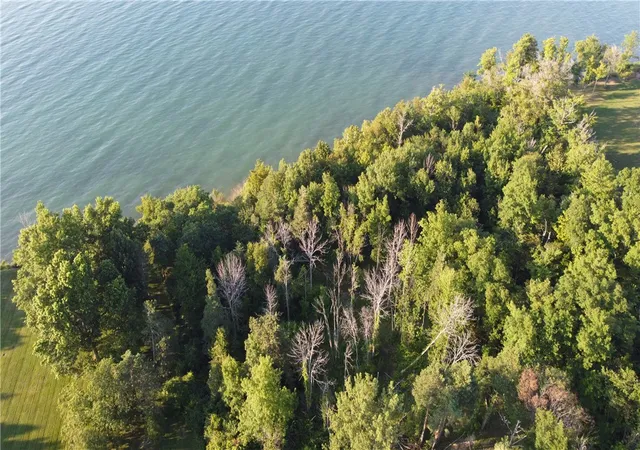 1st image of 1828 Lake Rd, Webster, NY 14580 | MLS# R1703409