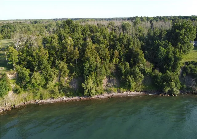 4th image of 1828 Lake Rd, Webster, NY 14580 | MLS# R1703409
