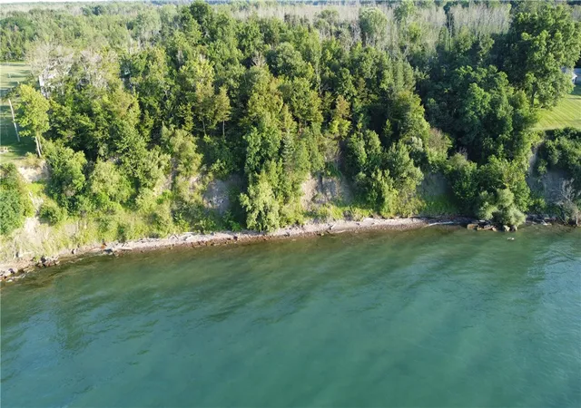 5th image of 1828 Lake Rd, Webster, NY 14580 | MLS# R1703409