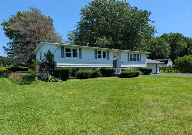 2nd image of 3961 Ridgelea Dr, Newfane, NY 14094 | MLS# B1703534