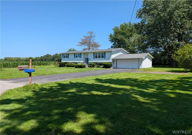 5th image of 3961 Ridgelea Dr, Newfane, NY 14094 | MLS# B1703534