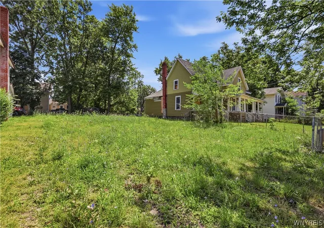 2nd image of 277 Washburn St, Lockport City, NY 14094 | MLS# B1703605