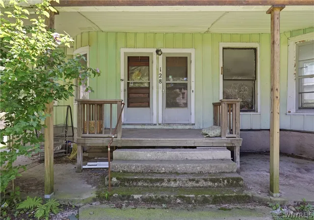 2nd image of 128 Ontario St, Lockport City, NY 14094 | MLS# B1703610