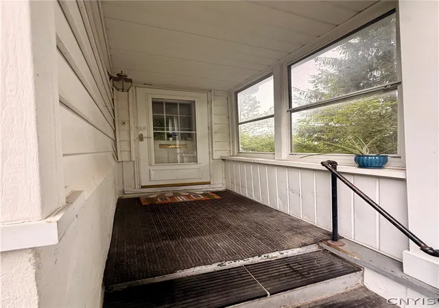 3rd image of 1120 Stolp Ave, Syracuse, NY 13207 | MLS# S1703546