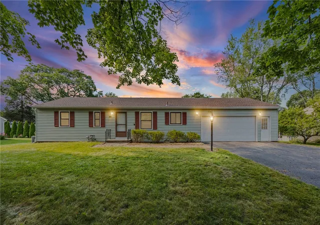 1st image of 30 Gate House, Henrietta, NY 14467 | MLS# R1703635