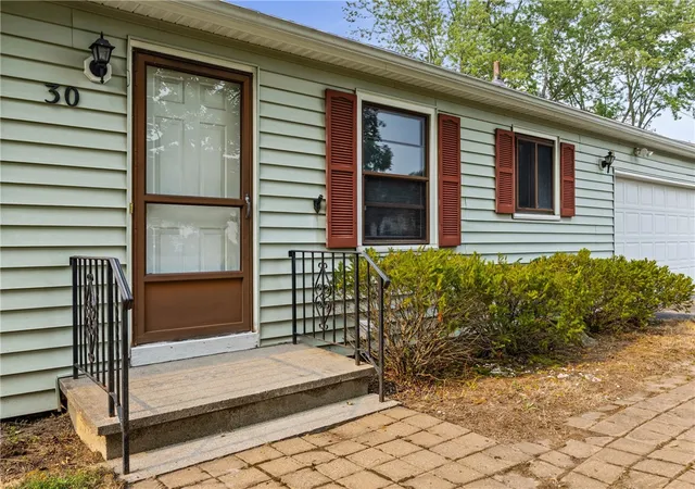 3rd image of 30 Gate House, Henrietta, NY 14467 | MLS# R1703635