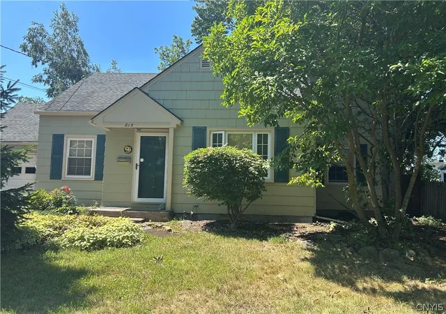 1st image of 815 2nd St, Salina, NY 13088 | MLS# S1703734