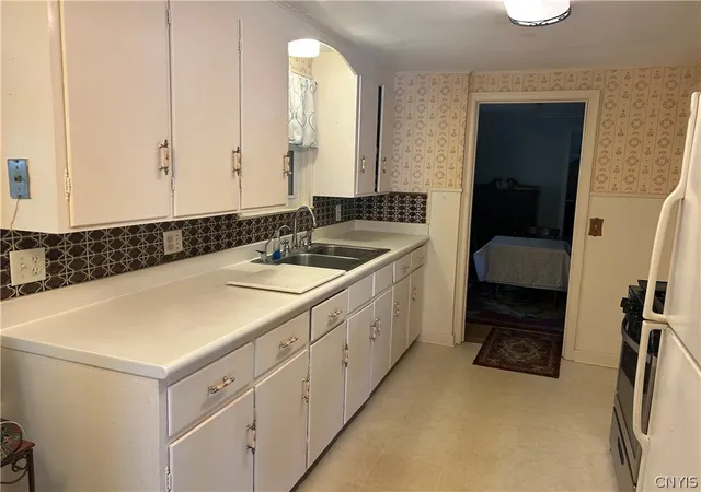5th image of 815 2Nd St, Salina, NY 13088 | MLS# S1703734