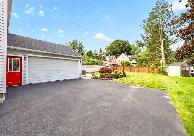 3rd image of 151 Thomas Ave, Irondequoit, NY 14617 | MLS# R1698652