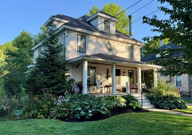 1st image of 207 Birch St, Salina, NY 13088 | MLS# B1703666