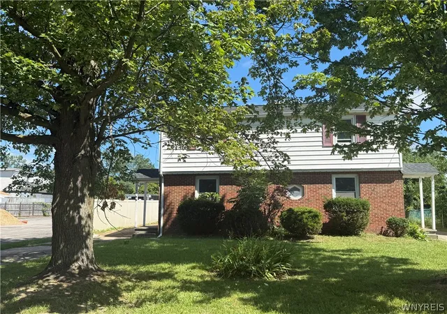 1st image of 1288 Sisson Dr, North Tonawanda, NY 14120 | MLS# B1703031