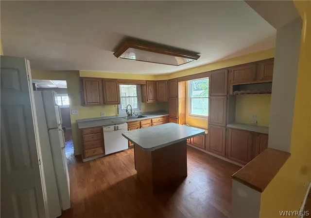 4th image of 1288 Sisson Dr, North Tonawanda, NY 14120 | MLS# B1703031