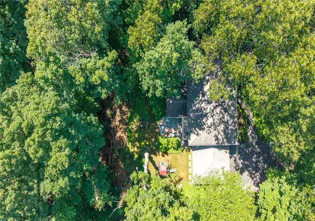 48th image of 10 Forest Knoll, Pittsford, NY 14534 | MLS# R1698817