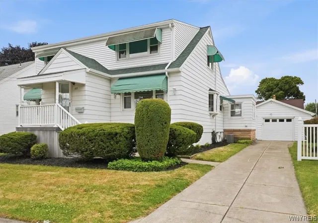 1st image of 145 Holly St, Buffalo, NY 14206 | MLS# B1703673