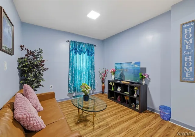 4th image of 1802 Cleveland Ave, Niagara Falls, NY 14305 | MLS# B1703791