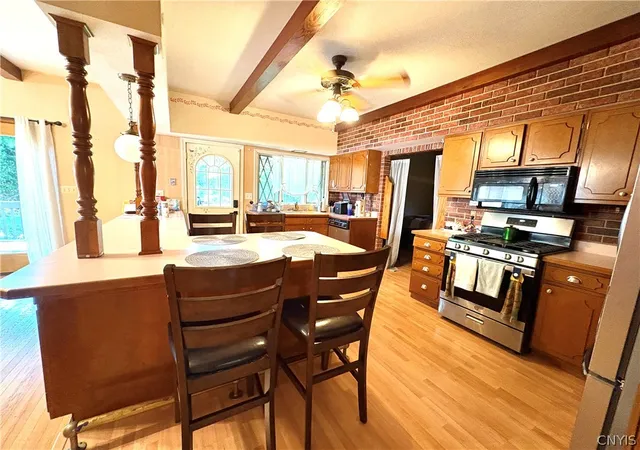 Photo 5 of House for sale at 159 Washington St, Auburn, NY 13021 | MLS# S1701104 | Listing updated on 2026-08-03
