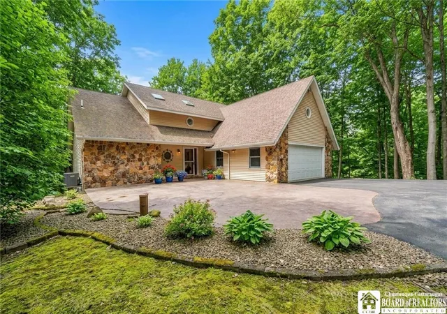 3rd image of 5464 Crestwood Rd, Bemus Point, NY 14712 | MLS# R1702790