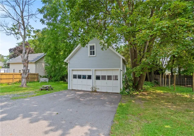 3rd image of 92 South Ave, Webster, NY 14580 | MLS# R1700904