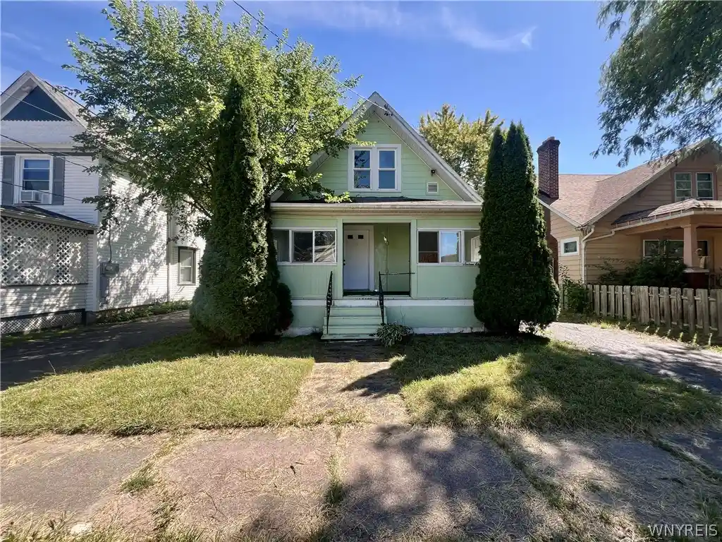 Photo 1 of Single family home for sale at 1611 Linwood Ave, Niagara Falls, NY 14305 | MLS# B1703842 | Listing updated on 2026-08-04