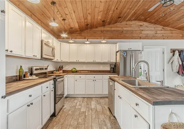 3rd image of 20432 S Shore Rd, Three Mile Bay, NY 13693 | MLS# S1703677