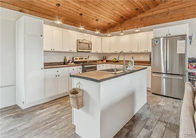 5th image of 20432 S Shore Rd, Three Mile Bay, NY 13693 | MLS# S1703677