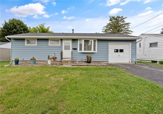 1st image of 103 Albernathy St, Salina, NY 13088 | MLS# S1703793