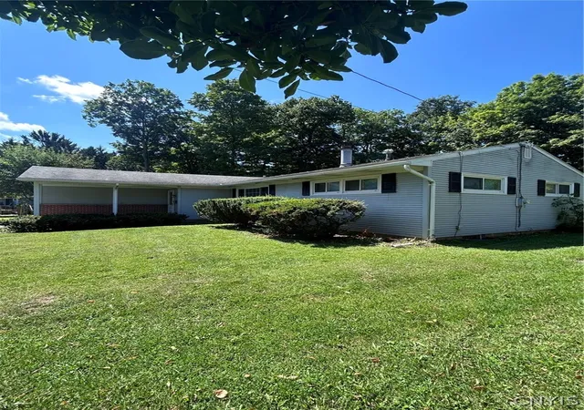 3rd image of 103 Mitchell Ave, Syracuse, NY 13207 | MLS# S1703628