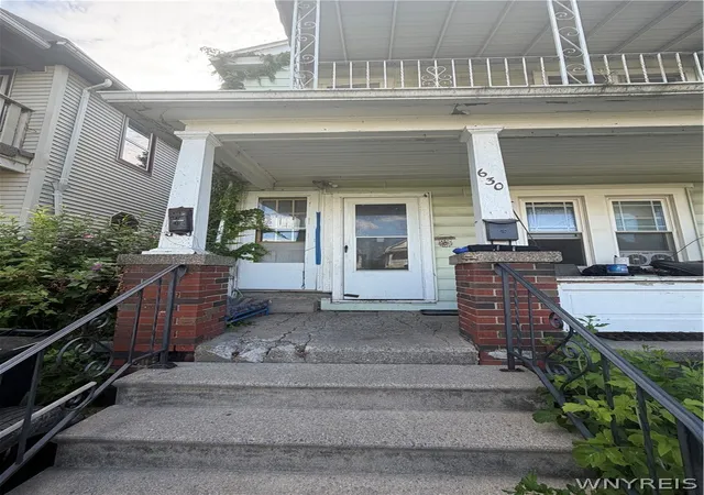 1st image of 630 15th St, Niagara Falls, NY 14301 | MLS# B1700656